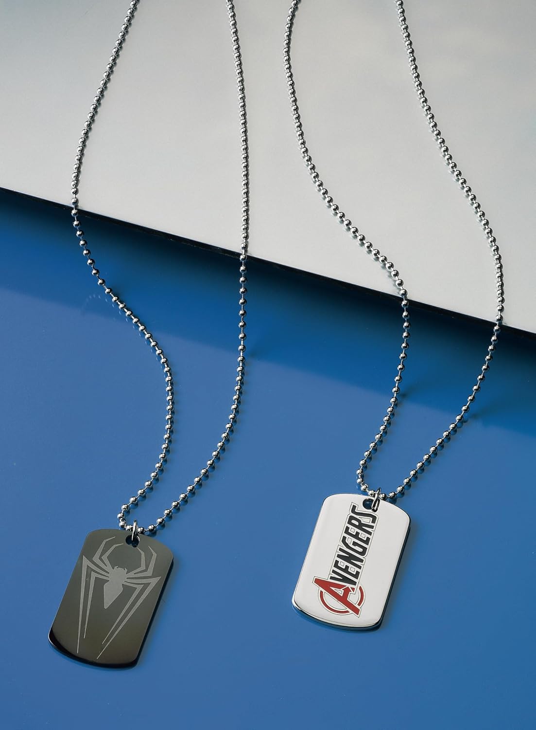 Collier Marvel enfant Spider-Man en acier inoxydable avec pendentif, longueur 56 cm – Image 4