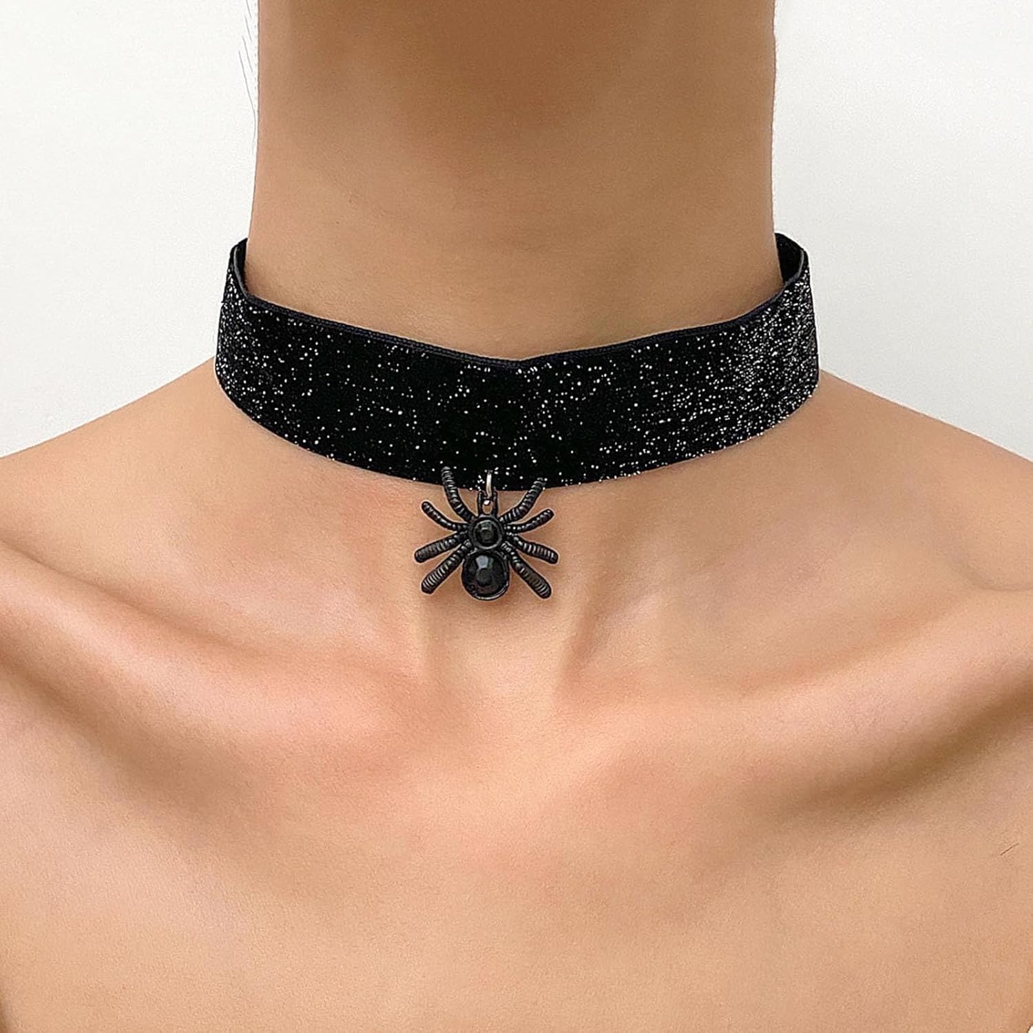 Collier ras du cou Spider-Man à araignée noire en velours pour femme – Image 2