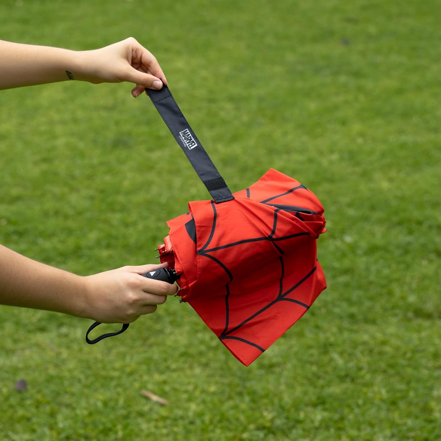 Parapluie pliant Spider-Man Marvel compact pour enfant – Image 6
