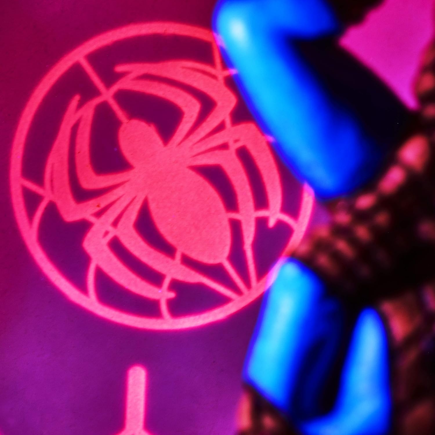 Figurine lumineuse à tête branlante Spider-Man Marvel Avengers PODS – Image 4
