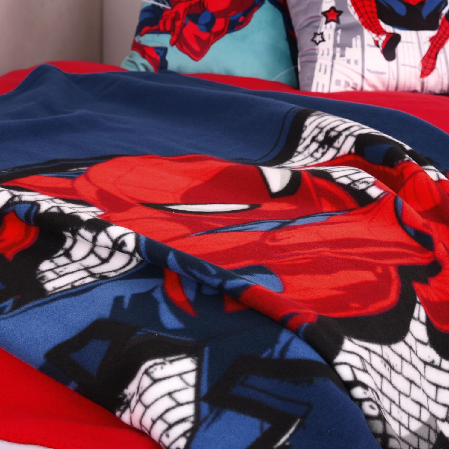 Couverture polaire Spiderman 130 x 170 cm en 100% Polyester – Image 4