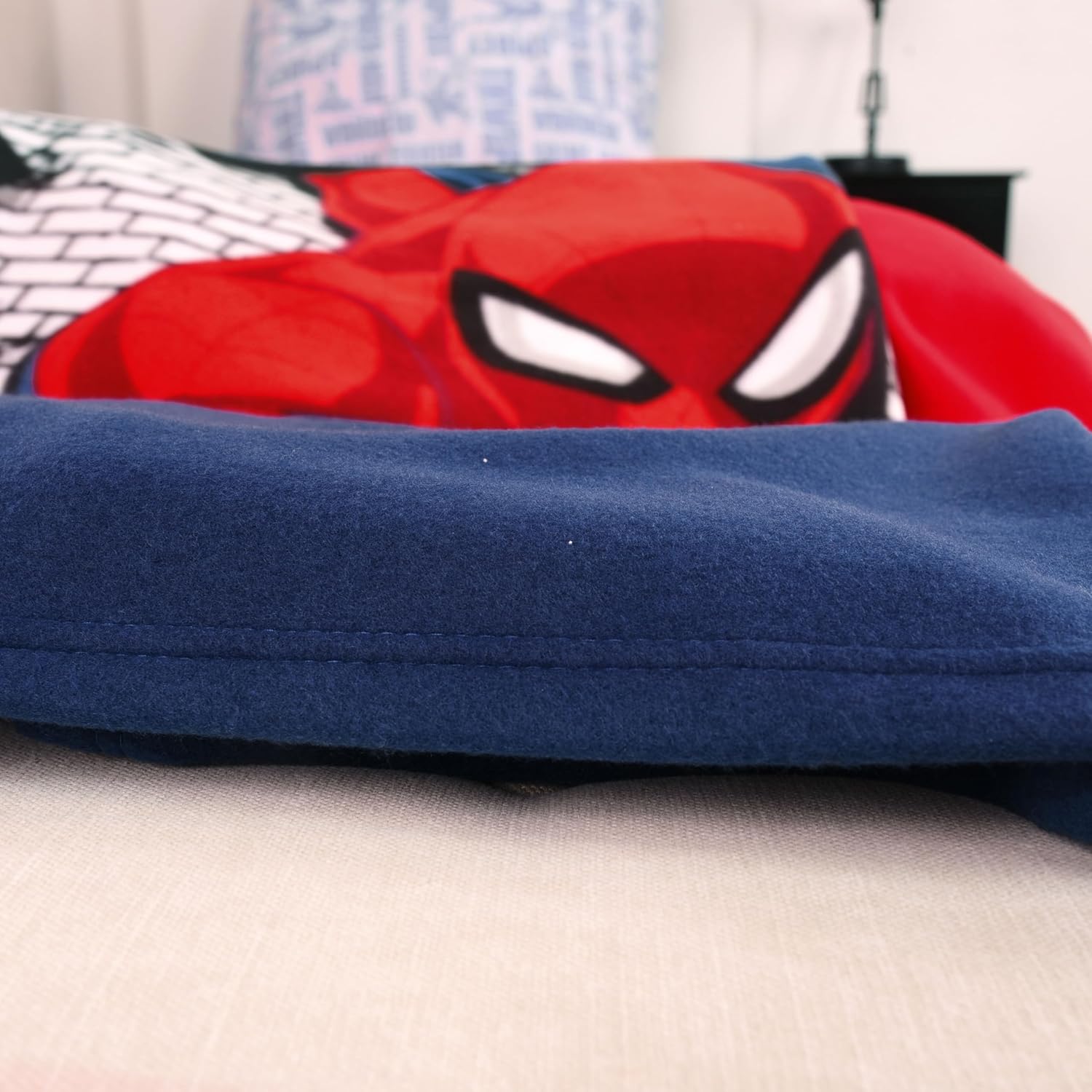 Couverture polaire Spiderman 130 x 170 cm en 100% Polyester – Image 3